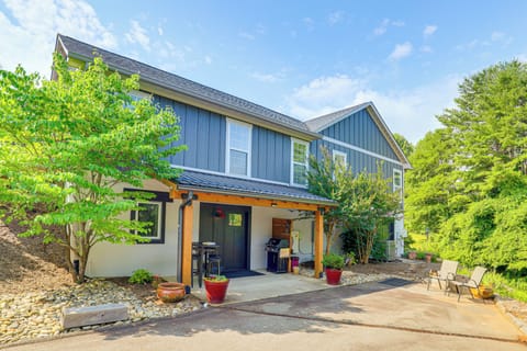 Weaverville Vacation Rental | 1BR | 1BA | Step-Free Access | 900 Sq Ft