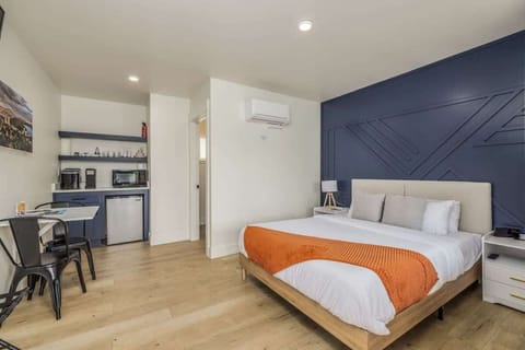 cozy bedroom for family, friends or couple