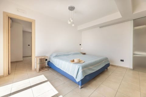Autumn, Bedroom, Spring, Summer