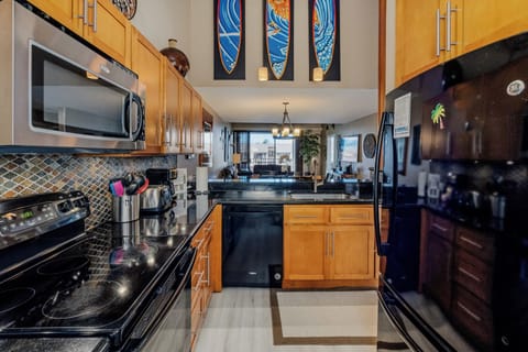 Nicely appointed kitchen.