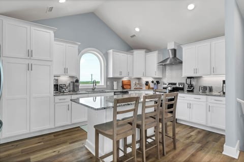 Overview of the kitchen