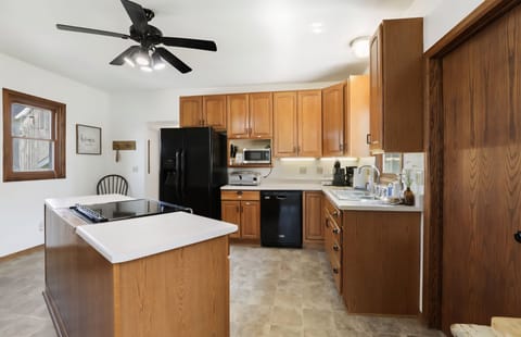 Fully Stocked kitchen