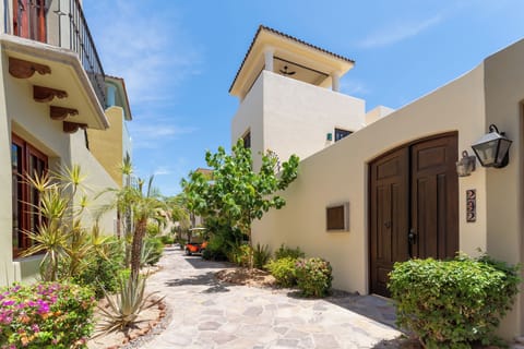 Main entrance with Keypad lock