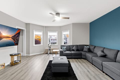 Living Room & Smart TV
