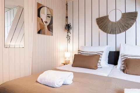 Book your holiday in Zeeland last minute and discover the most beautiful beaches and villages in the region.