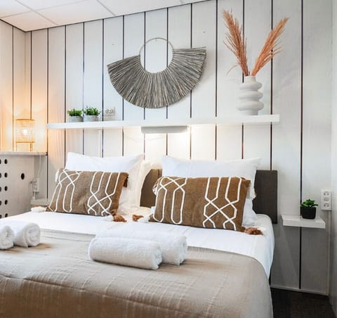 Our charming hotel in Zoutelande offers cozy rooms with breakfast and stunning sea views.