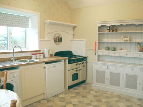 Spacious country kitchen | Palmallet Cottage, Whithorn