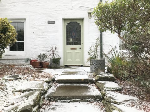 Croftbank in the snow | Croftbank, Lochranza