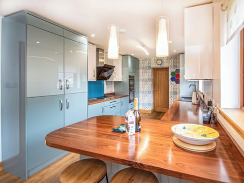 Kitchen | Beinn View House, Conon Bridge