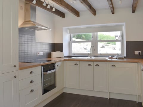 Well equipped kitchen | Woodlea Cottage 2, Dippen, near Whiting Bay, Isle of Arran
