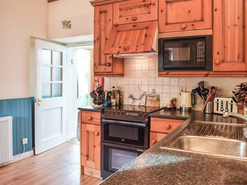 Kitchen | Gushat Cottage, Strathtay, near Aberfeldy