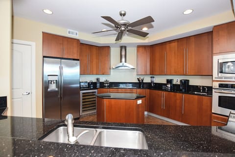 Fully equipped kitchen.