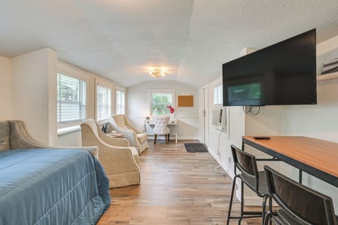 Lakeland Vacation Rental | Studio | 1BA | 2 Steps Required | 800 Sq Ft