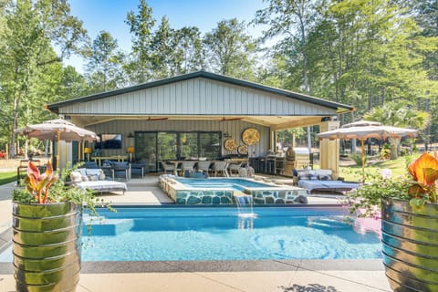 Prosperity Vacation Rental | Studio | 1BA | Step-Free Access | 1,100 Sq Ft