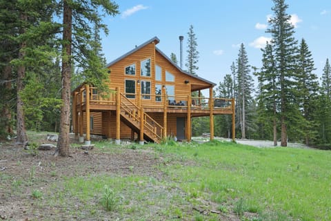 Perfect for relaxation or entertaining guests log cabin home