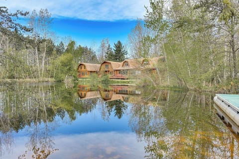 Sterling Vacation Rental | 4BR | 3BA | 4,400 Sq Ft | Step-Free Entry