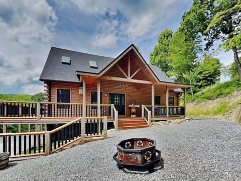 Welcome to Sunset Bluff - Stunning Views with Hot Tub, Fire Pit!