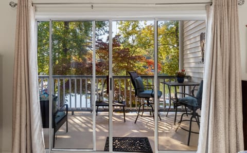 Living Area patio offers spectacular lake views with seating for 6 people