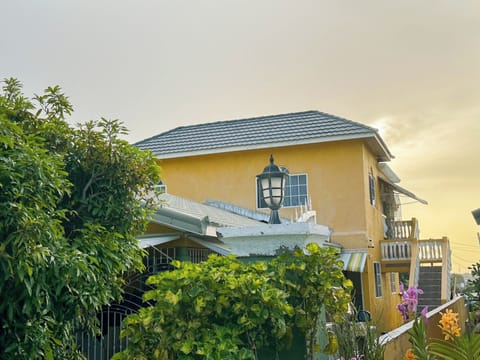 External Property photo Main Room in 3 bedroom house or studio room