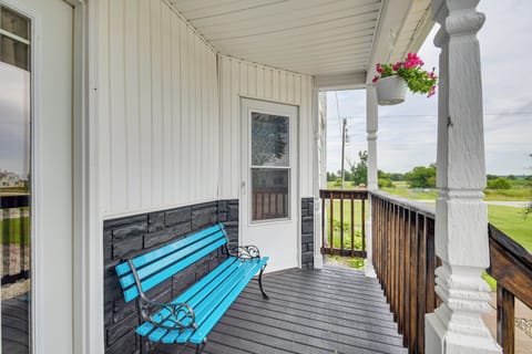 House Exterior | Furnished Porch