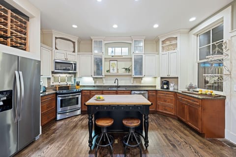 The kitchen is ideal for hosting!