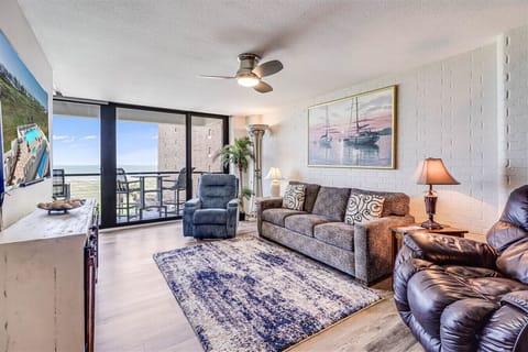 Living Area w/ Gulf View