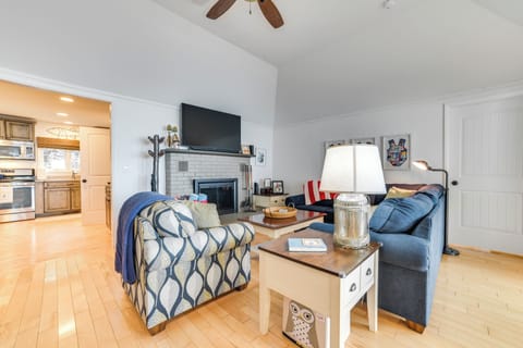 Living Room | Main Level | Smart TV