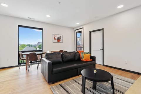 CozySuites Mass 1BR King - Lounge and Roof Deck
