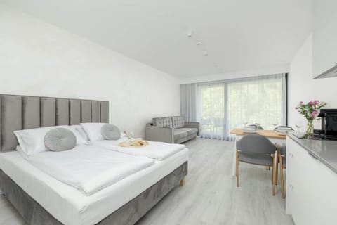 Comfortable double bed 