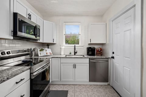 Fully Furnished Kitchen