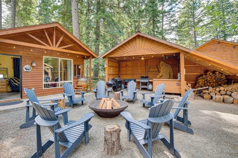 Cle Elum Vacation Rental | 2BR | 2BA | 2,300 Sq Ft | Stairs Required to Access