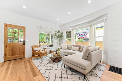 Living Room (2)