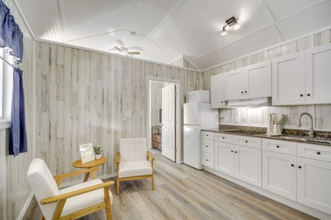 Picayune Vacation Rental | 2BR | 1BA | 384 Sq Ft | 4 Steps to Access