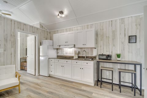 Kitchenette | Cooking Basics | 4-Burner Stovetop