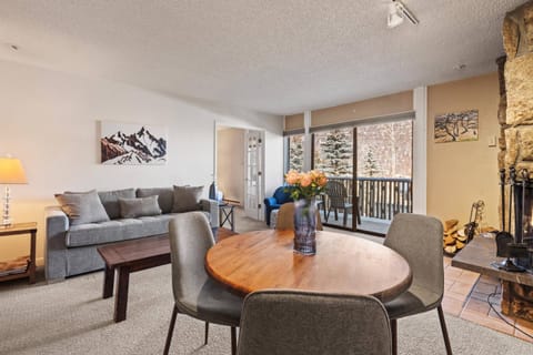 This spacious one bedroom offers a comfortable place to call home when visiting the Snowmass area.