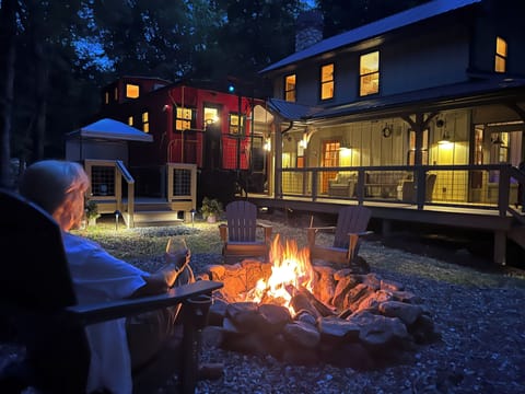 Outdoor sitting area with fire pit