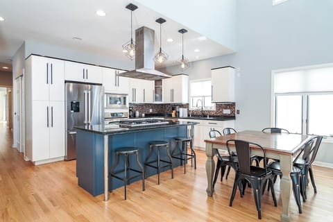 Living Room / Dining Room / Kitchen Combo (kitchen is fully stocked with 3 counter height stools at island)