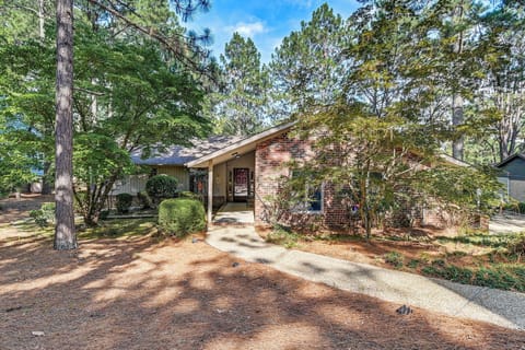Pinehurst Vacation Rental | 3BR | 2BA | 1 Step to Enter | 2,000 Sq Ft