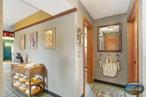 Unit entrance to kitchen and bedrooms