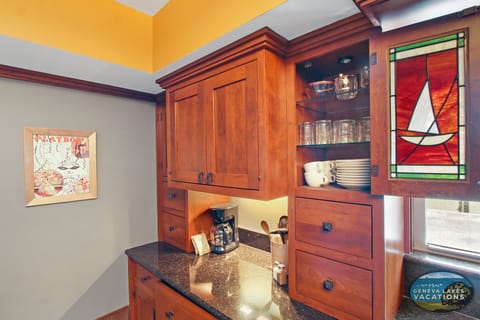 Kitchen features drip coffee maker (coffee provided)