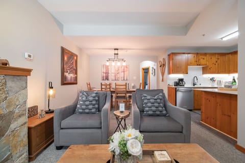 Living area: Smart TV