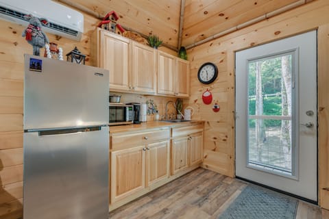 Kitchenette | Cooking Basics | Keurig Coffee Maker | Hot Plate