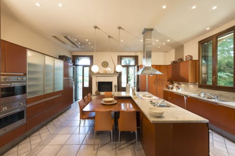 Autumn, Kitchen, Spring, Summer