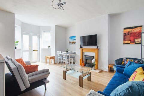 Trinity Road Apartment, Scarborough - Host & Stay