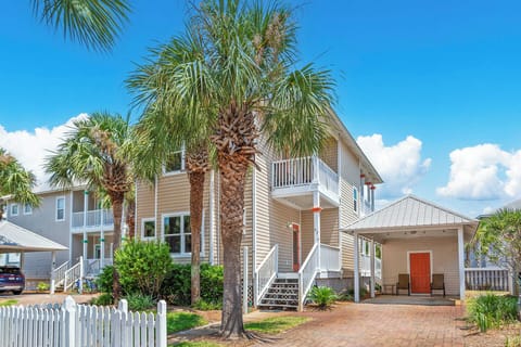 Sea Spray Cottage Front