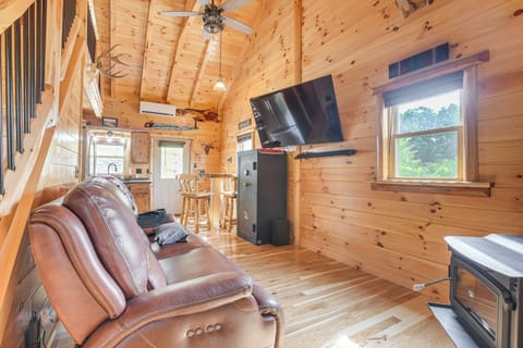 Living Room | 1st Floor | Smart TV | Wood-Burning Stove | Ceiling Fan