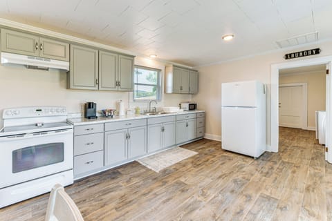 Kitchen | Cooking Basics | Complimentary Spices | 1st Floor