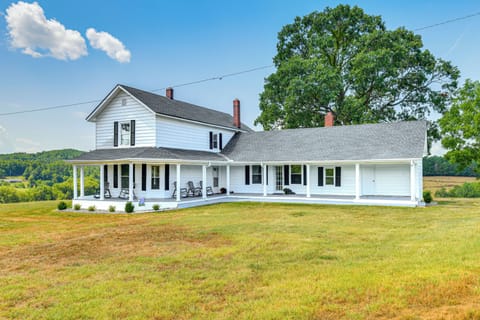 Lenoir Vacation Rental | 4BR | 2BA | 2 Steps to Enter | 2,100 Sq Ft