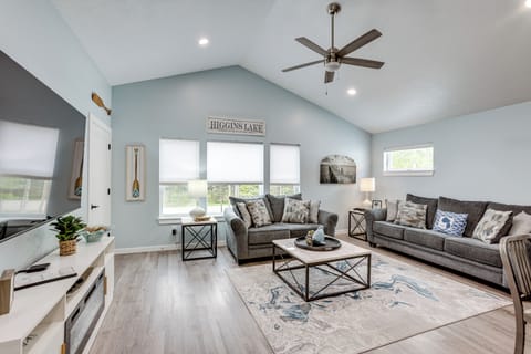 Roscommon Vacation Rental | 2BR | 1.5BA | 2,000 Sq Ft | Stairs Required