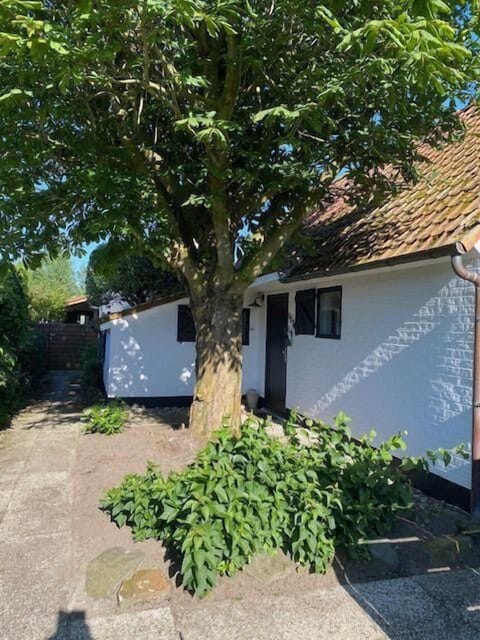 Forgarden with entrance